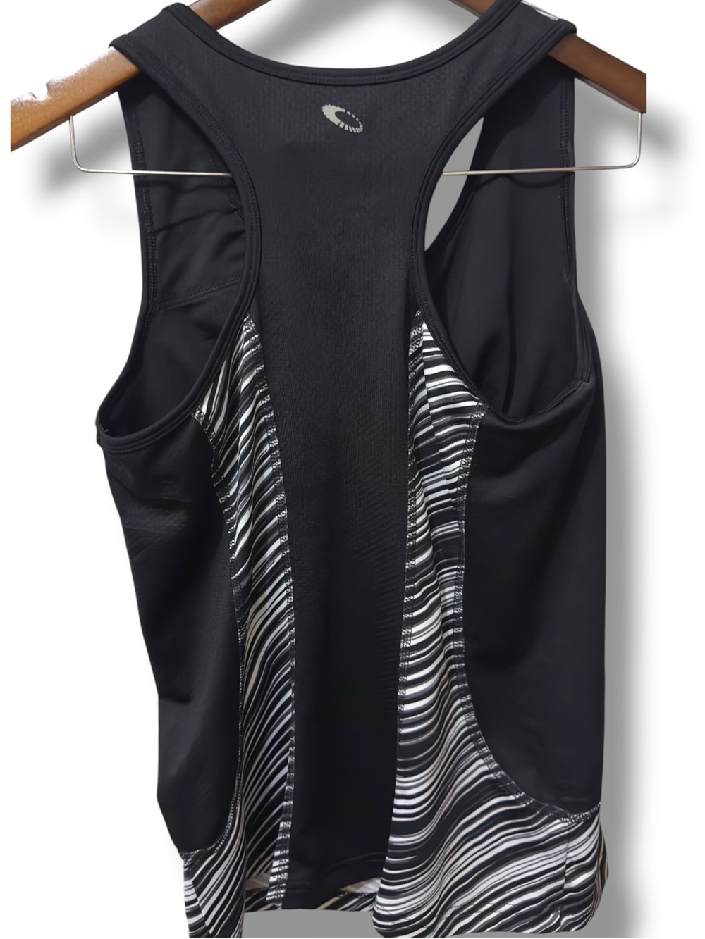 Tek Gear | EUC Black & White Striped Racerback Athletic Tank Top (size L) - Picture 3 of 7